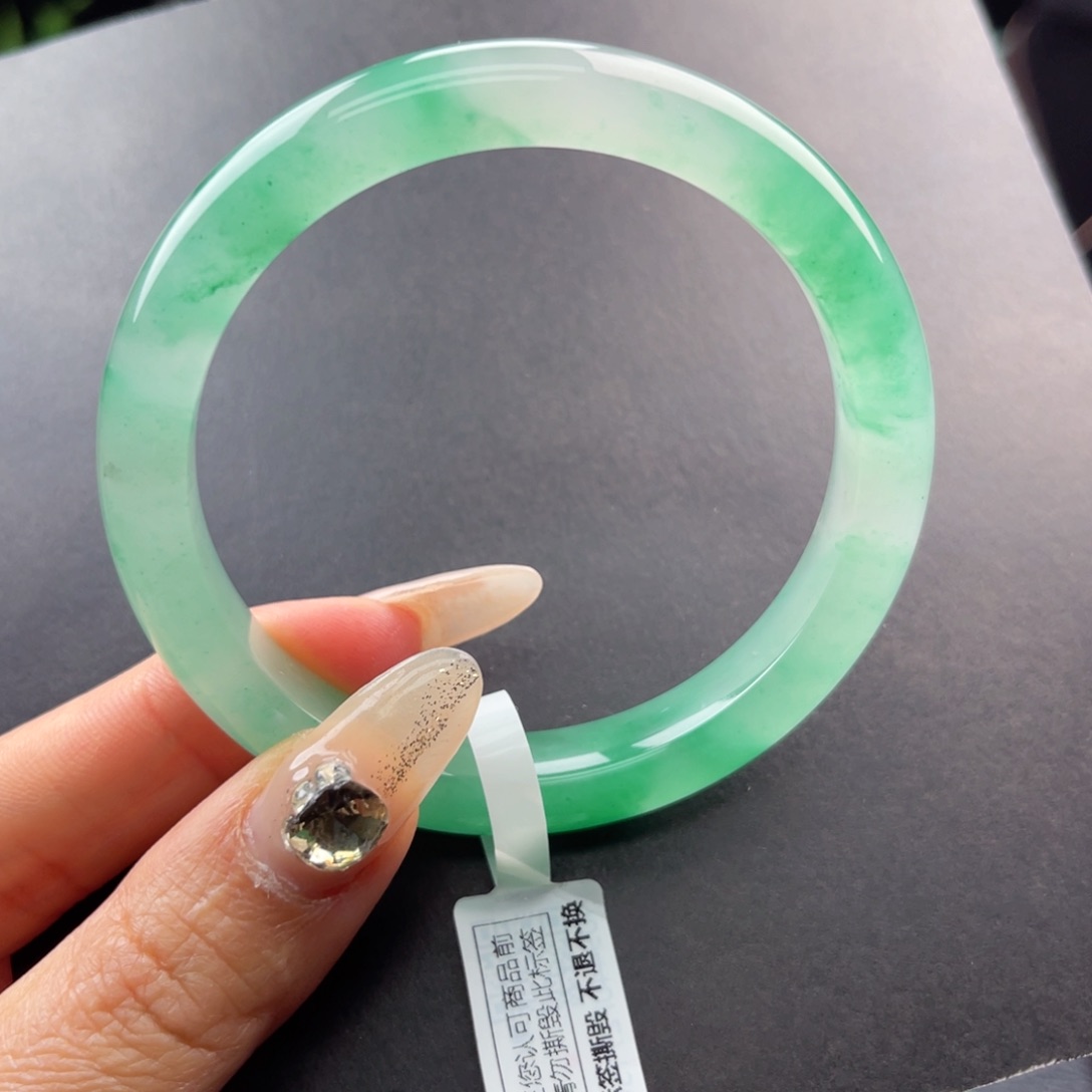 石英质玉手镯未镶嵌凡*