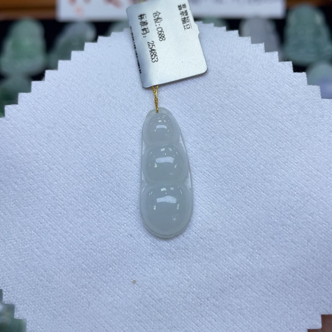 颈饰未镶嵌翡翠福豆