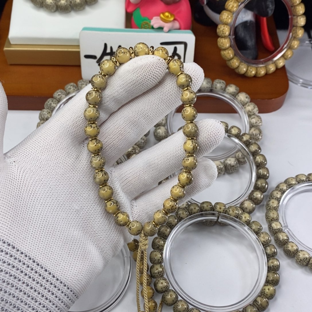 吊坠星月菩提05。卡8带月圆珠手持