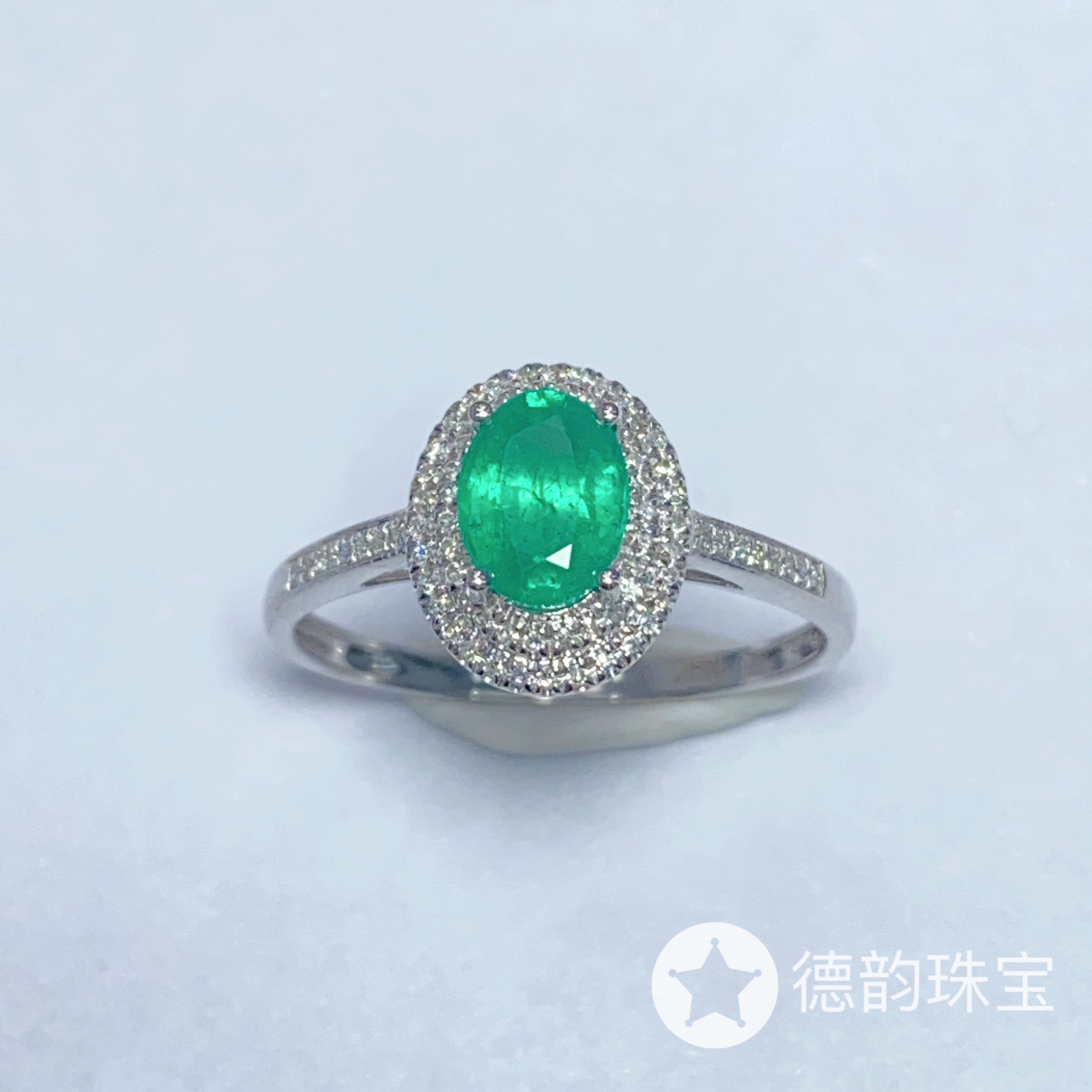18K金镶嵌祖母绿戒指