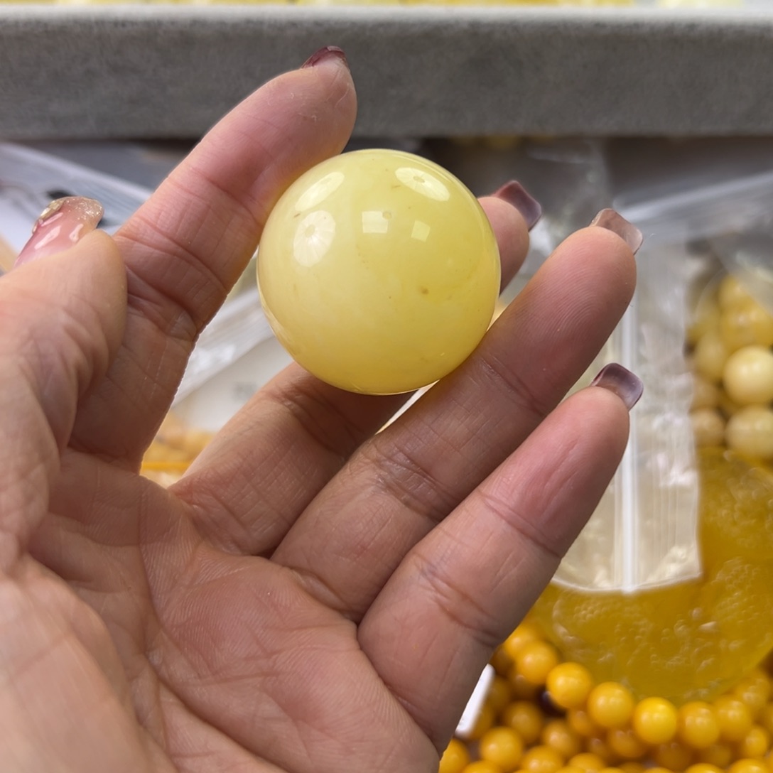 琥珀珠宝奇石未镶嵌