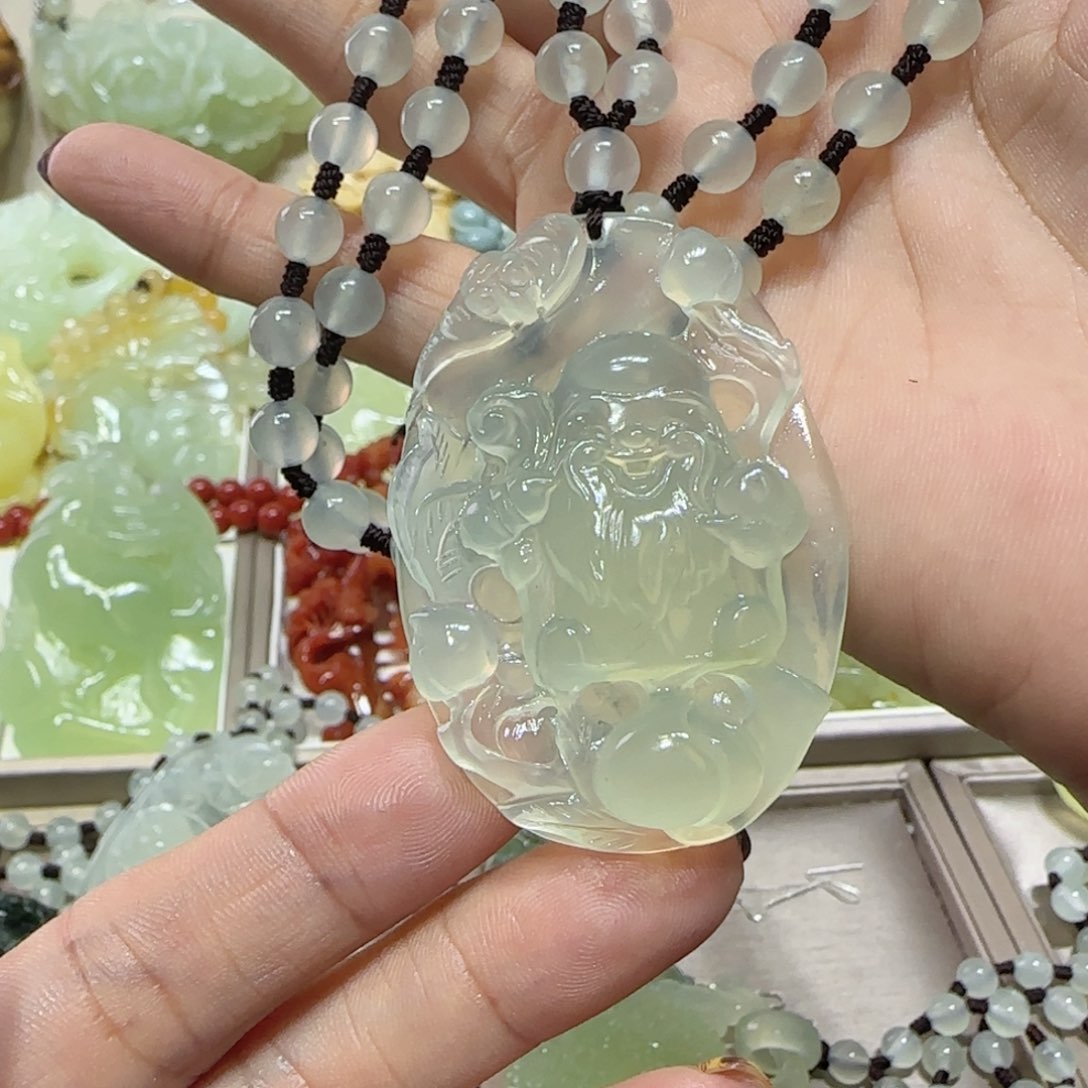 未镶嵌蛇纹石玉吊坠