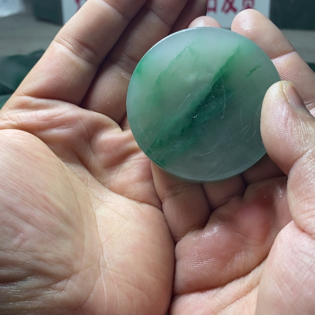 伊***小定制石英质玉（非洲翠）