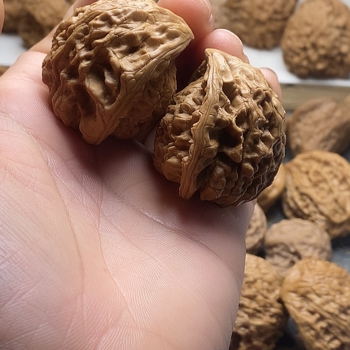 梦***魇吊坠桃核官帽大肚子舌头