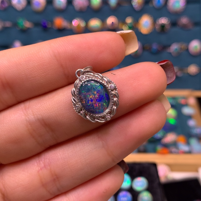 【闪购商品】欧泊吊坠款式不要证书银S925镶嵌遥****河