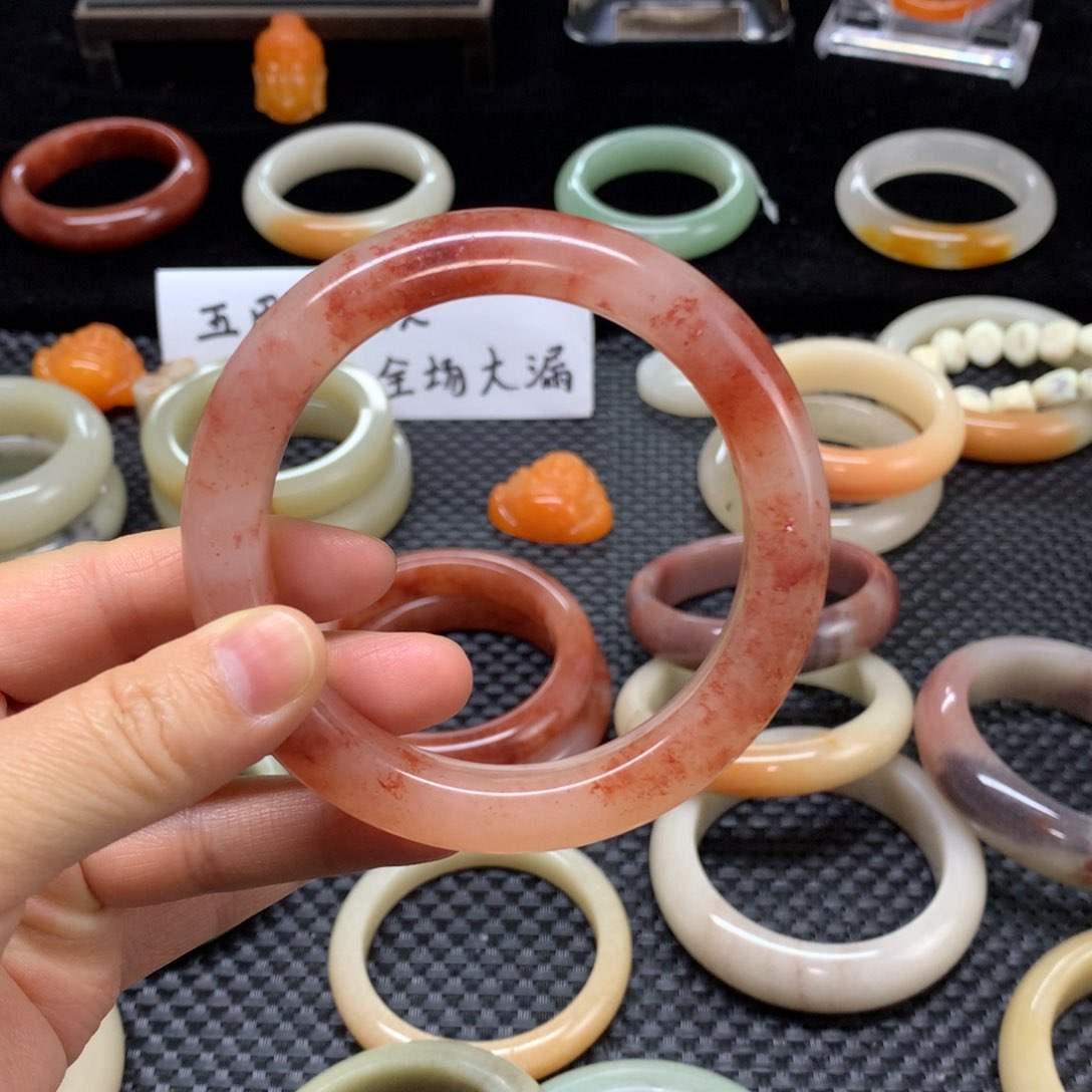 手镯石英质玉未镶嵌