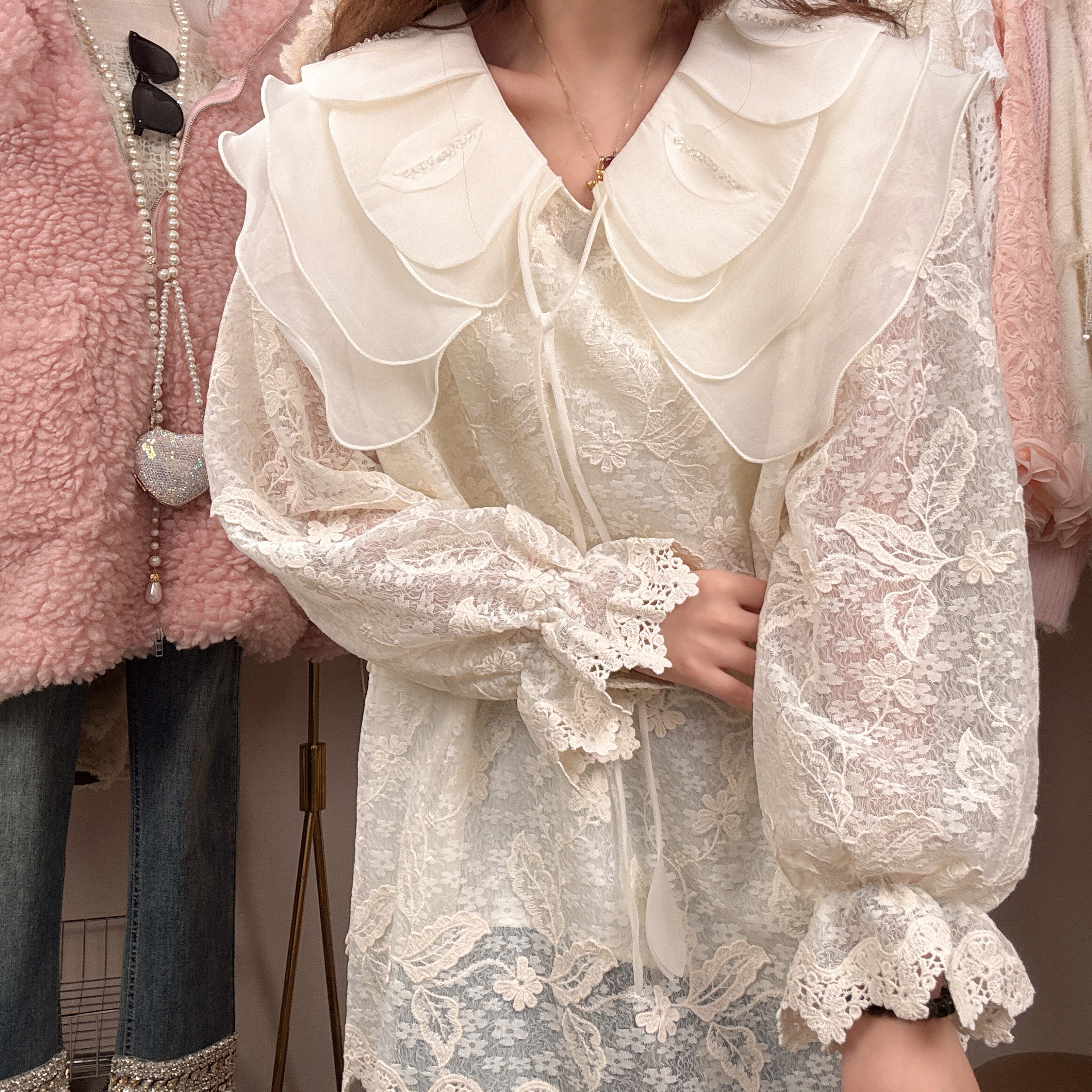 【lovetaotao】《云朵莎莎》92669蕾丝娃娃领时尚减龄温柔仙气上衣