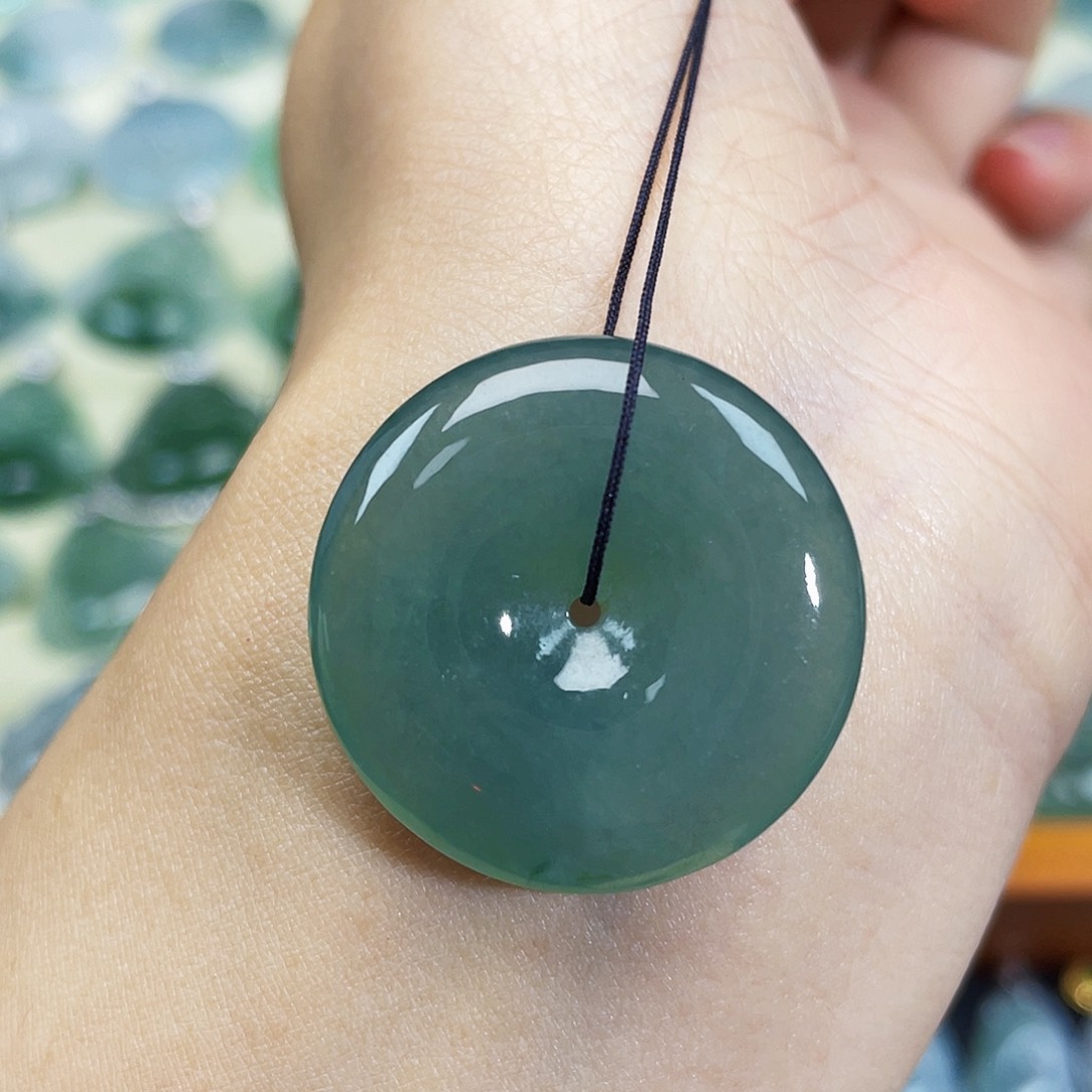 翡翠颈饰未镶嵌吊坠
