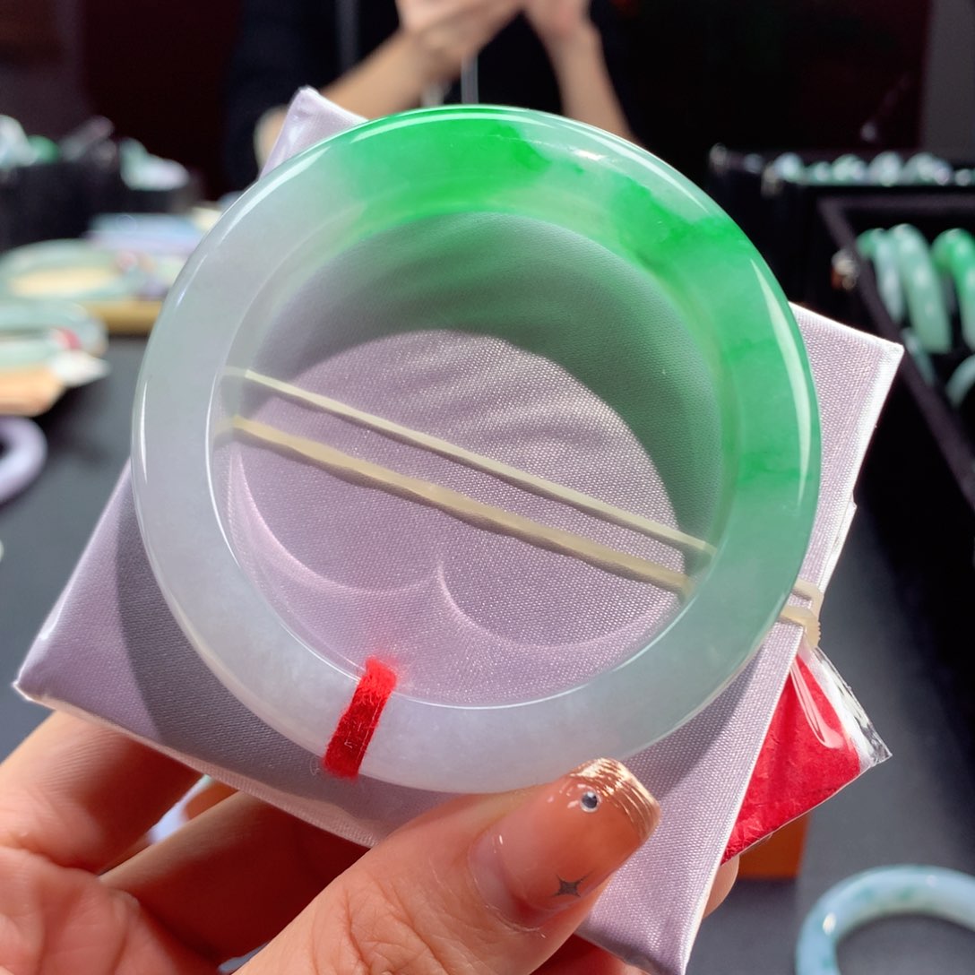 翡翠手镯未镶嵌37号