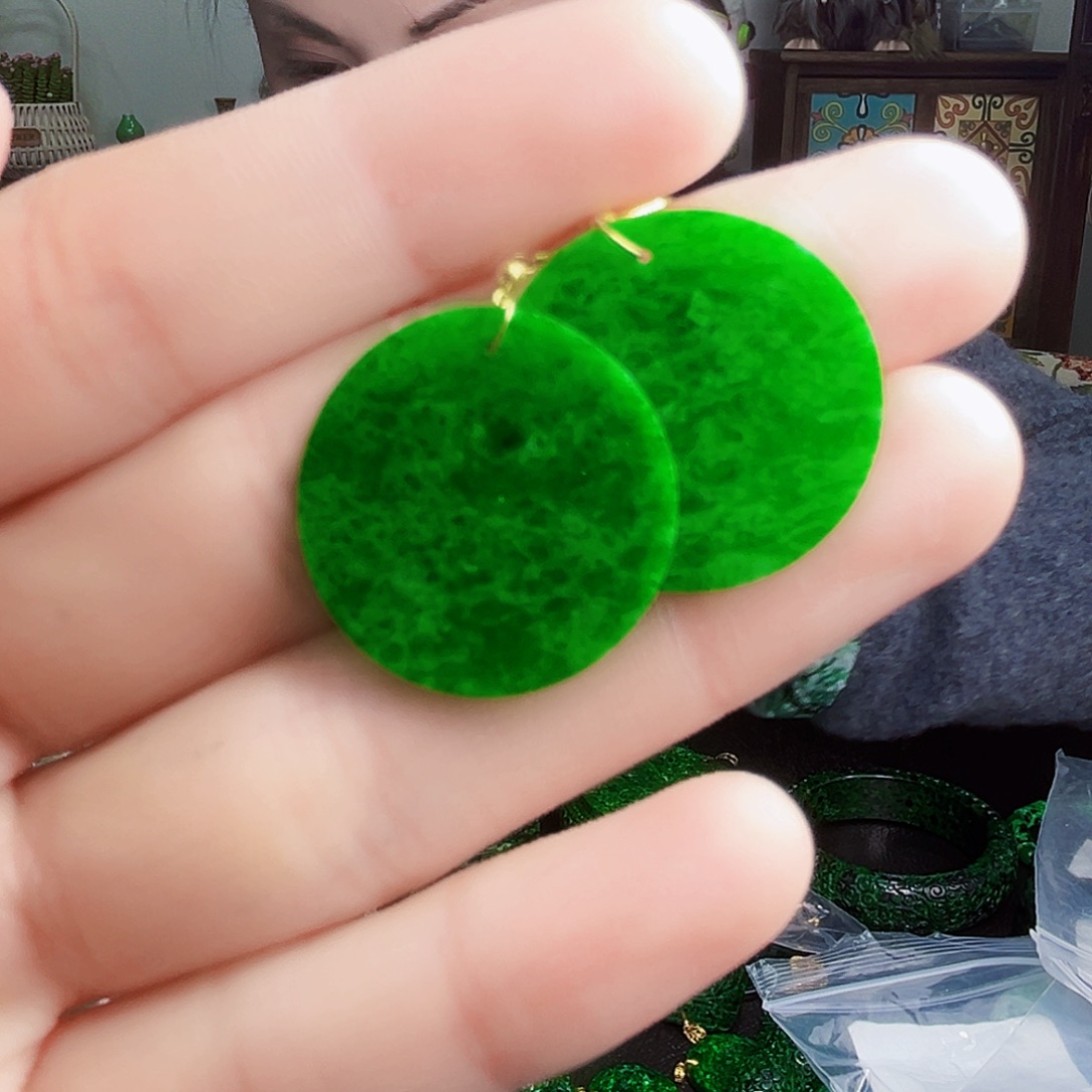 颈饰18K金镶嵌翡翠