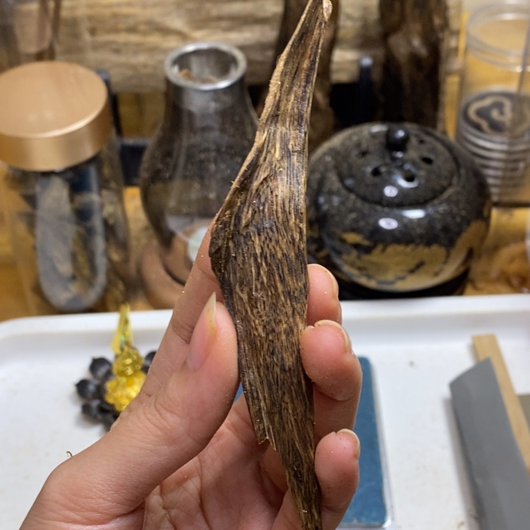 金***来沉香高油香薰陆河天然壳子5克