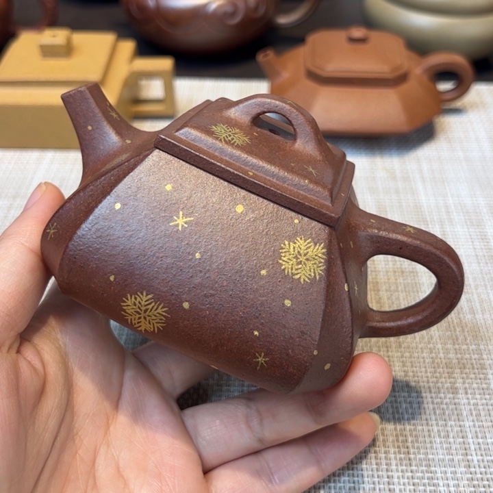茶壶紫砂四方石瓢，容量170毫升，底槽清