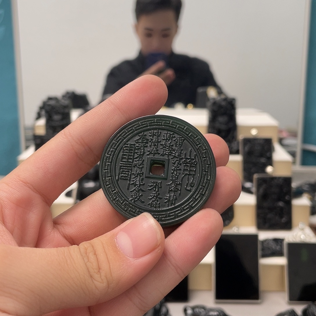 T***n蛇纹石玉未镶嵌吊坠