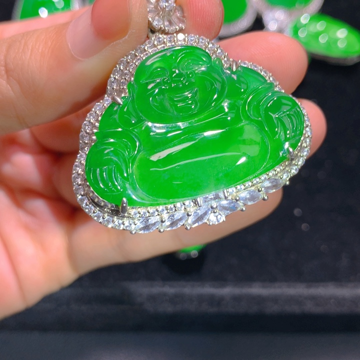 翡翠银S925镶嵌颈饰一个