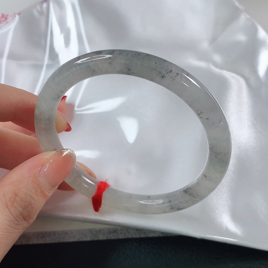 翡翠手镯未镶嵌 圆条