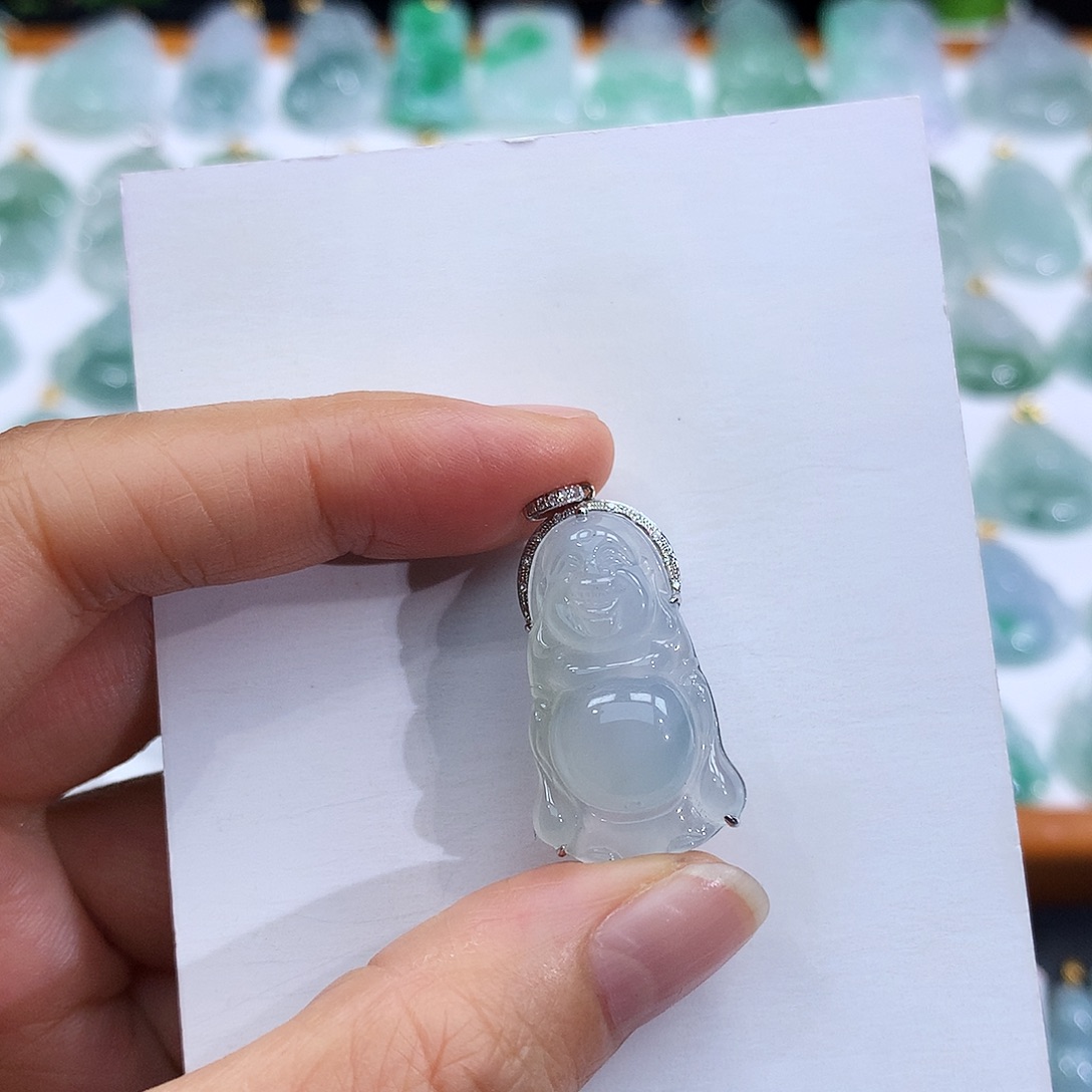 翡翠18K金镶嵌颈饰翡翠吊坠