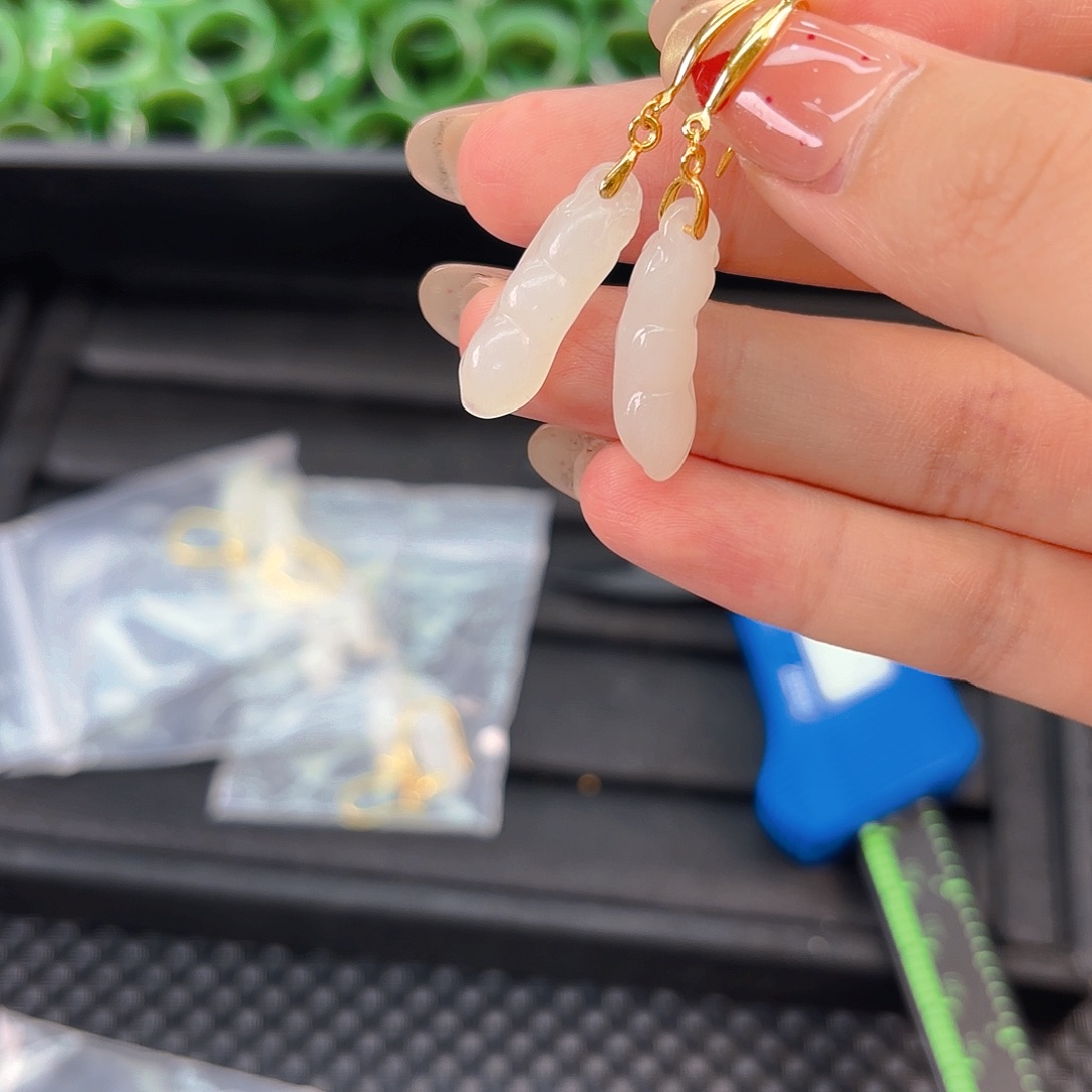 颈饰银S925镶嵌和田玉白玉福豆耳环