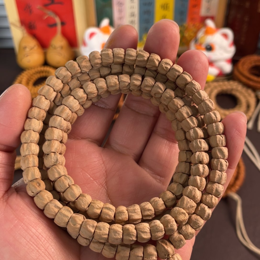 柏香籽/百香籽吊坠推荐 满棱龙脊莲花7mm