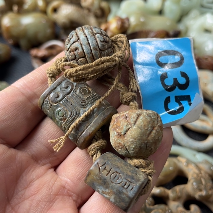 和田玉颈饰未镶嵌