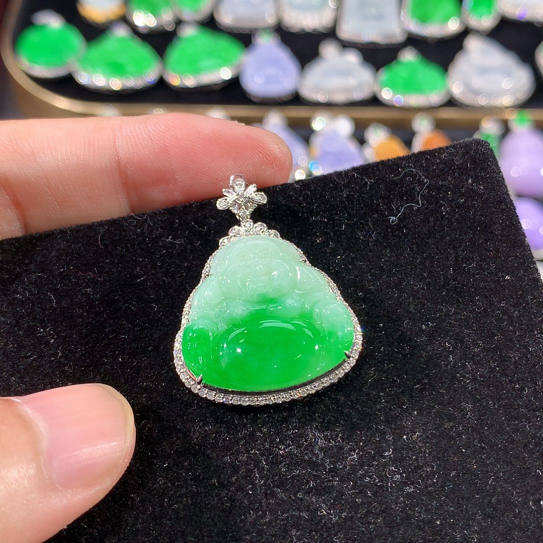 翡翠18K金镶嵌颈饰