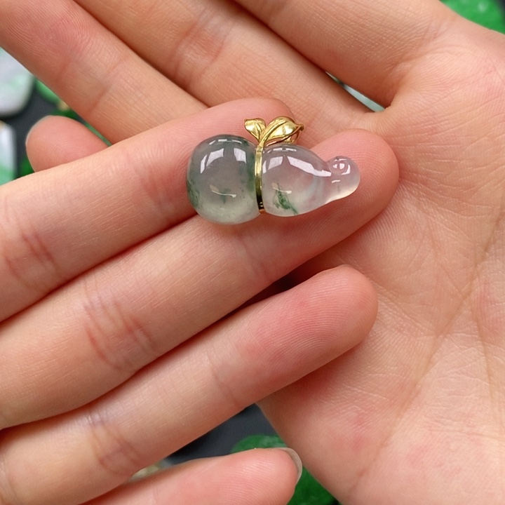 翡翠未镶嵌颈饰吊坠