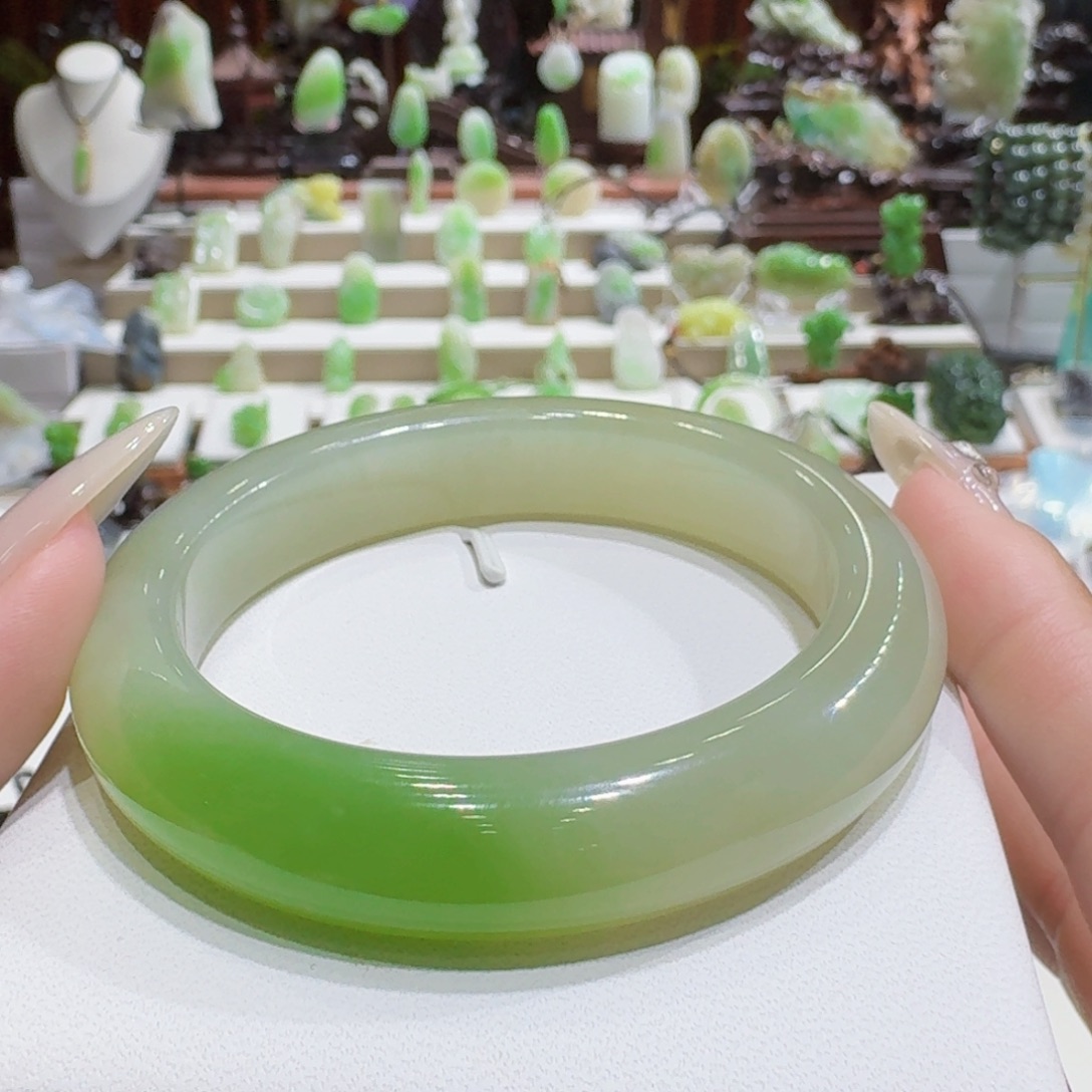 未镶嵌手镯和田玉（翠青玉）翠青56