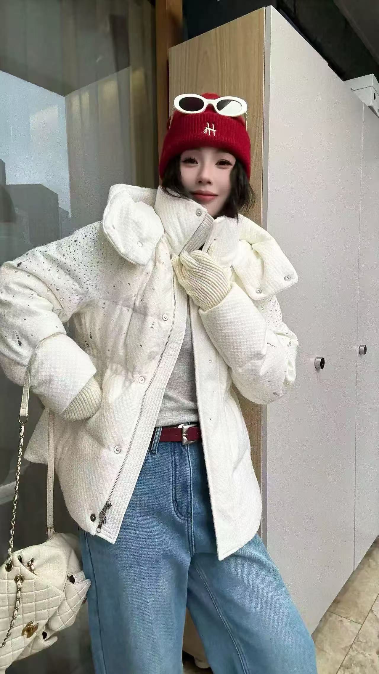 2025冬季新款时髦烫钻小香风收腰连帽气质90白鸭绒羽绒服外套女