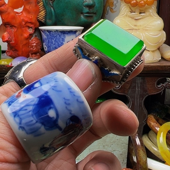 瓷片T***咚新年开播进来看看