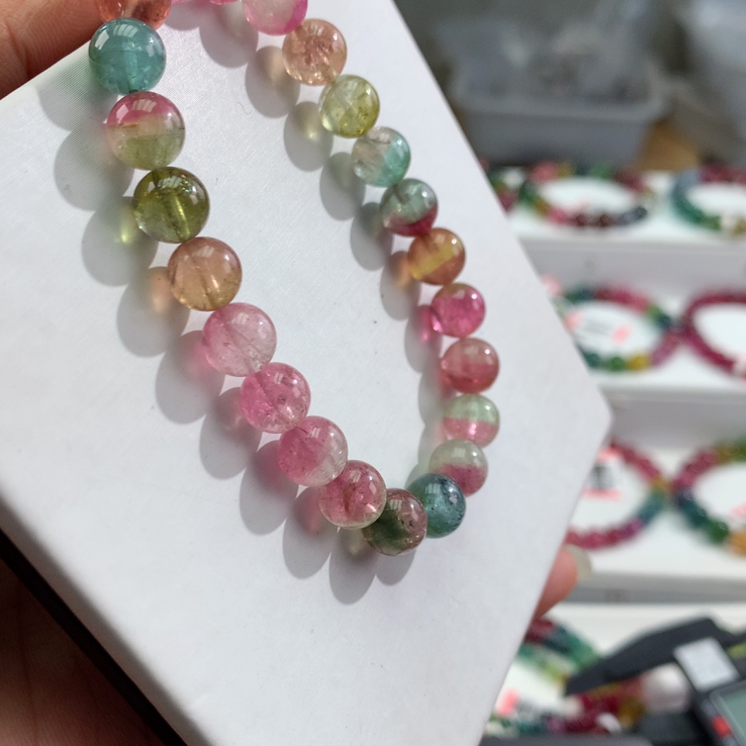 碧玺手链未镶嵌    7.8mm。