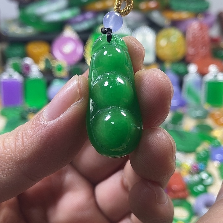 翡翠未镶嵌颈饰吊坠