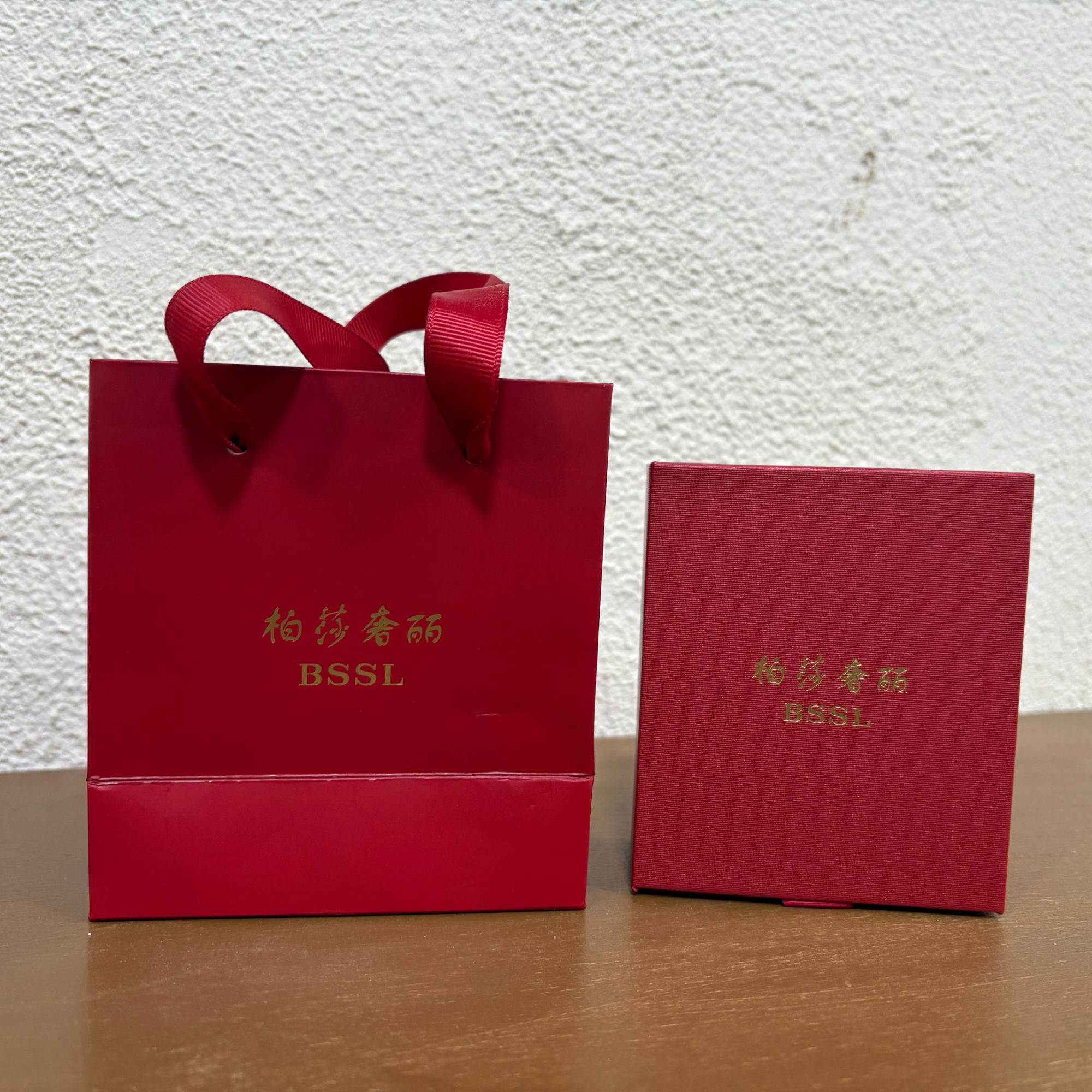 铜合金锆石耳饰 柏000时尚百搭礼品盒