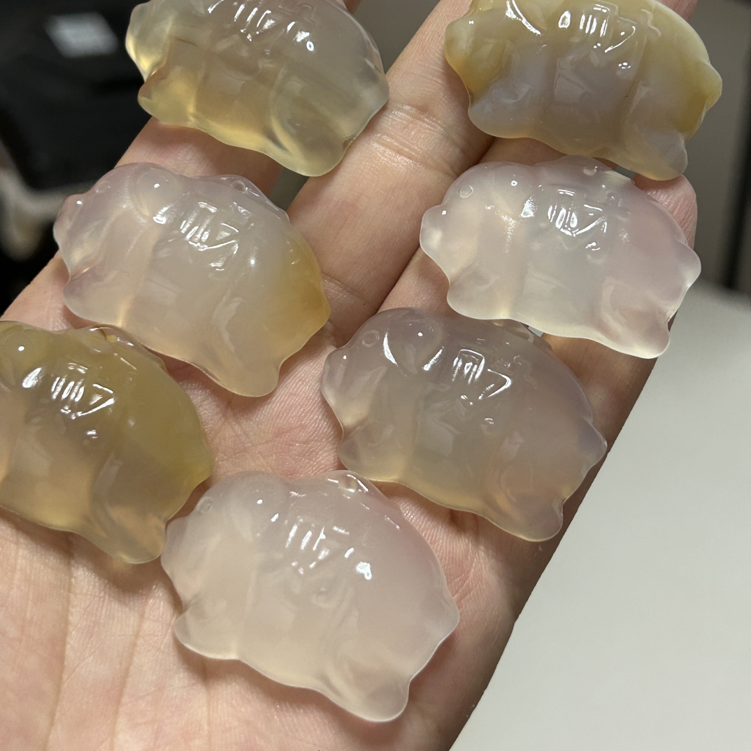 天然玛瑙玉髓 猪有财（一件批发）专拍