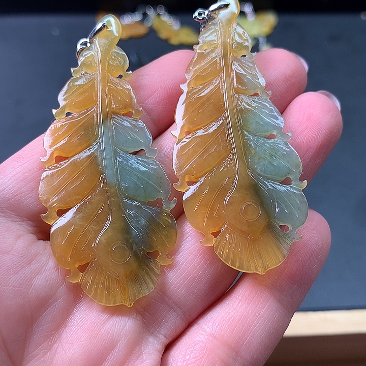 未镶嵌蛇纹石玉耳饰