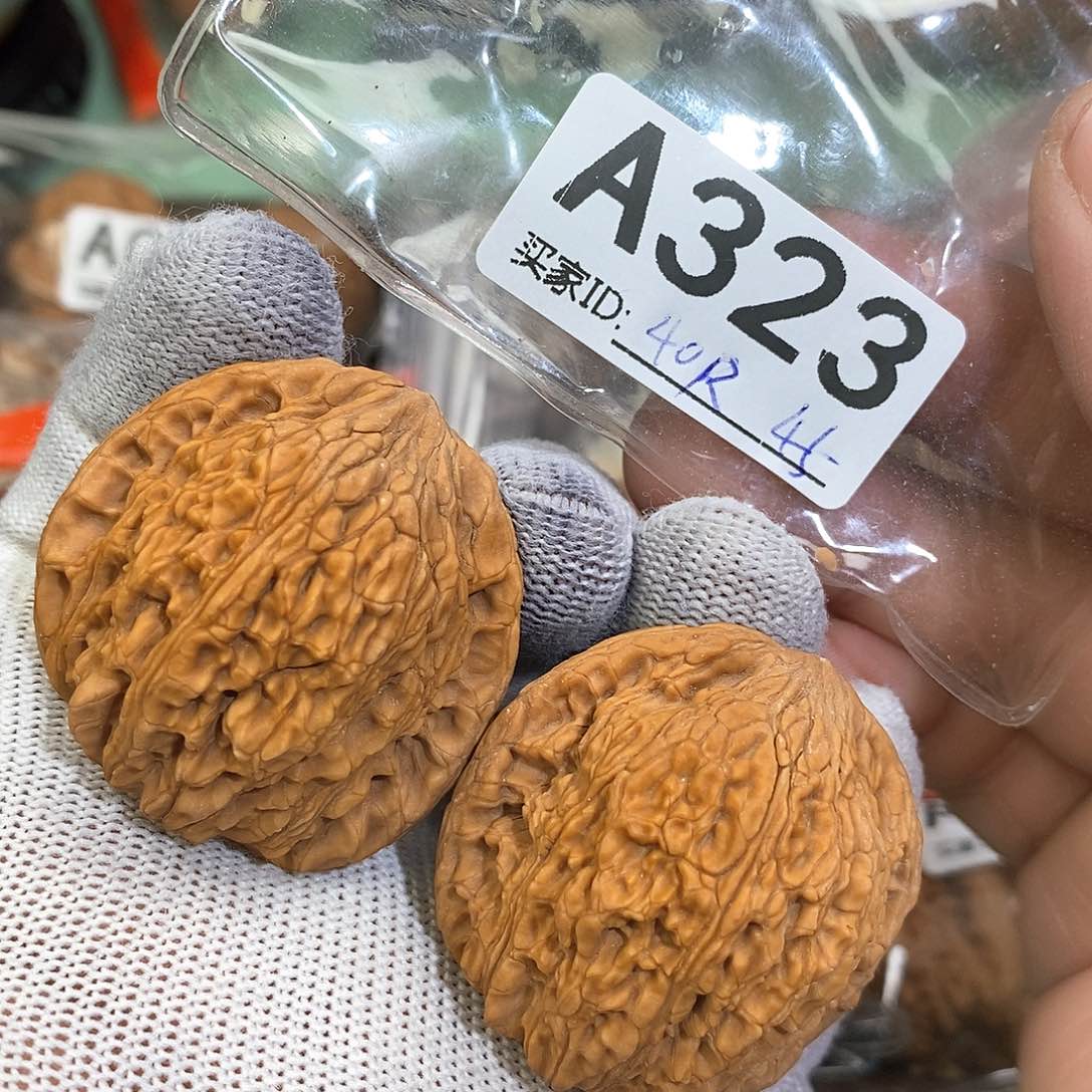 桃核把件绣球。40尺 