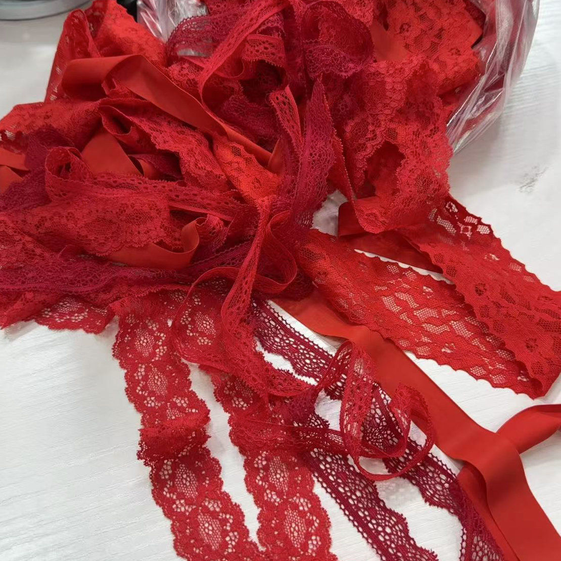布料曼小妮大红色蕾丝花边1份
