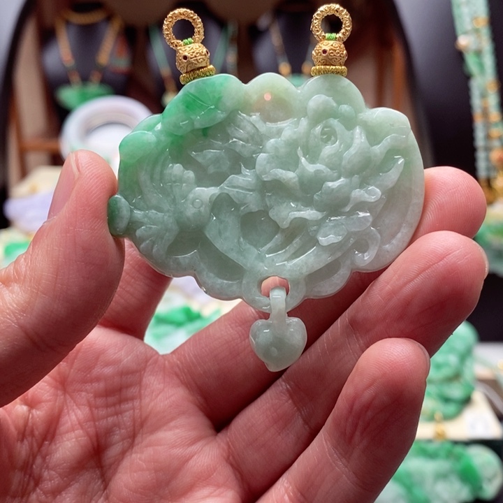 翡翠颈饰未镶嵌翡翠吊坠挂件