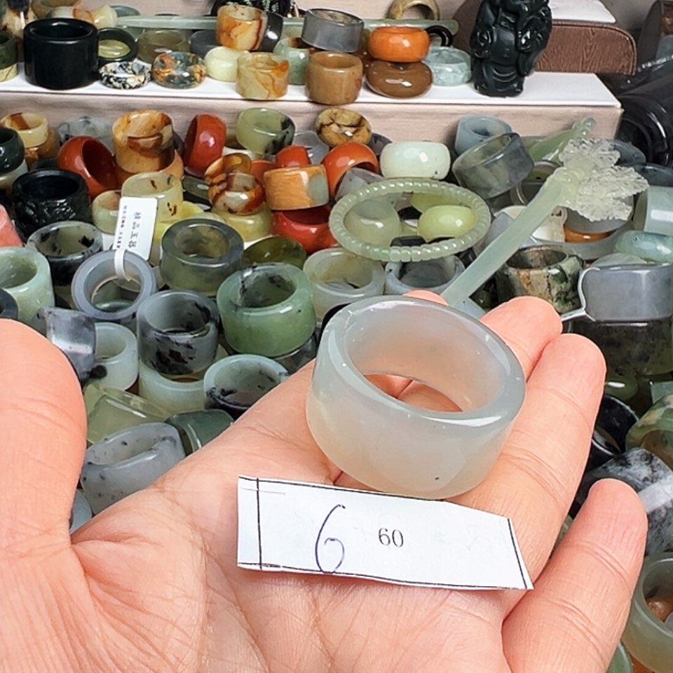 【闪购商品】未镶嵌蛇纹石玉戒指财**富