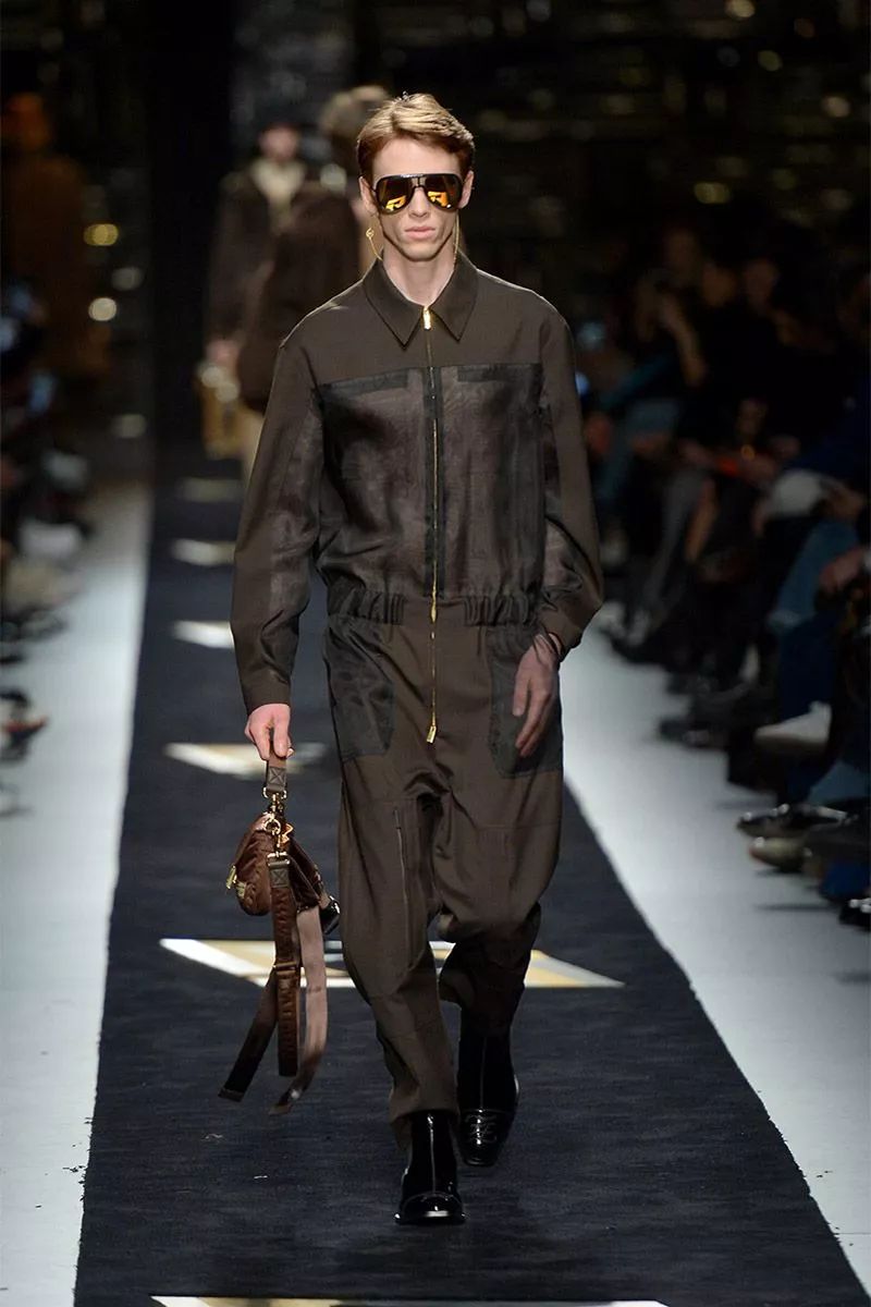 36号链接【爱心】2025轻奢潮牌休闲百搭卫衣2611