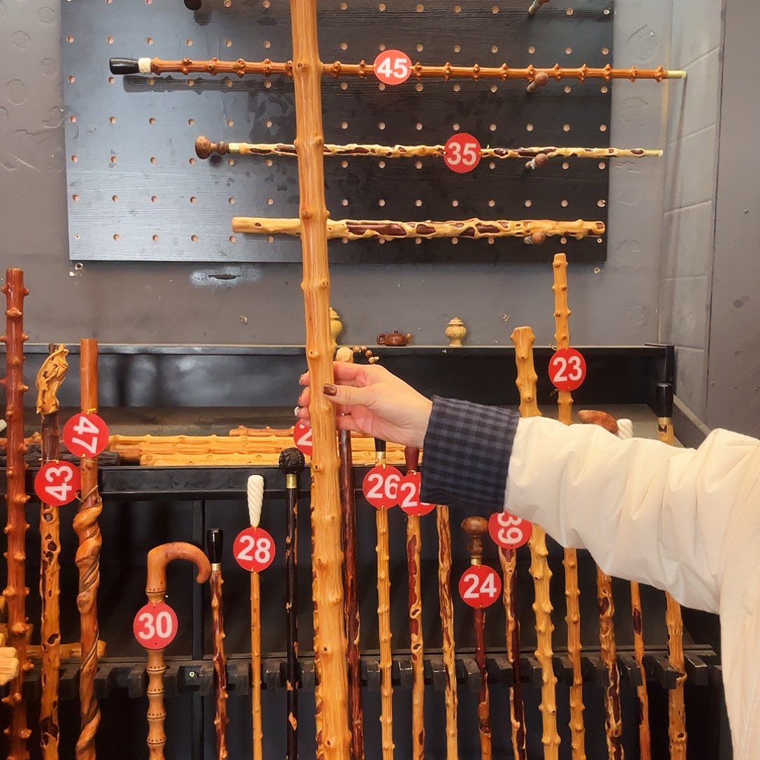 万***属118公分左右长，长棍