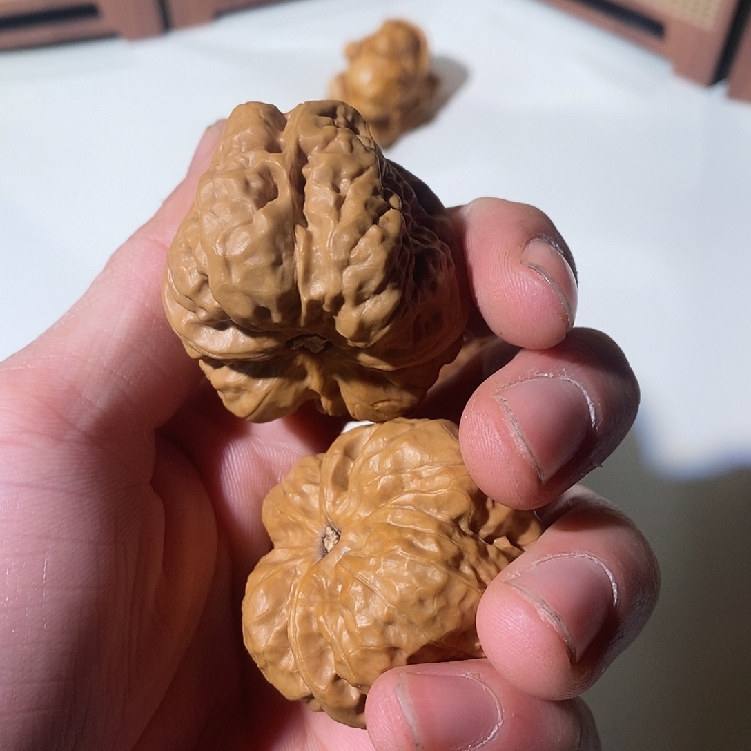 灰***生精品文玩核桃蛤蟆头