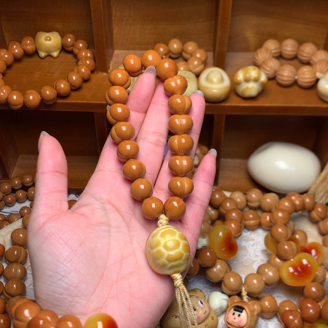 猴头核桃把件14玻璃底屁桃手持富甲