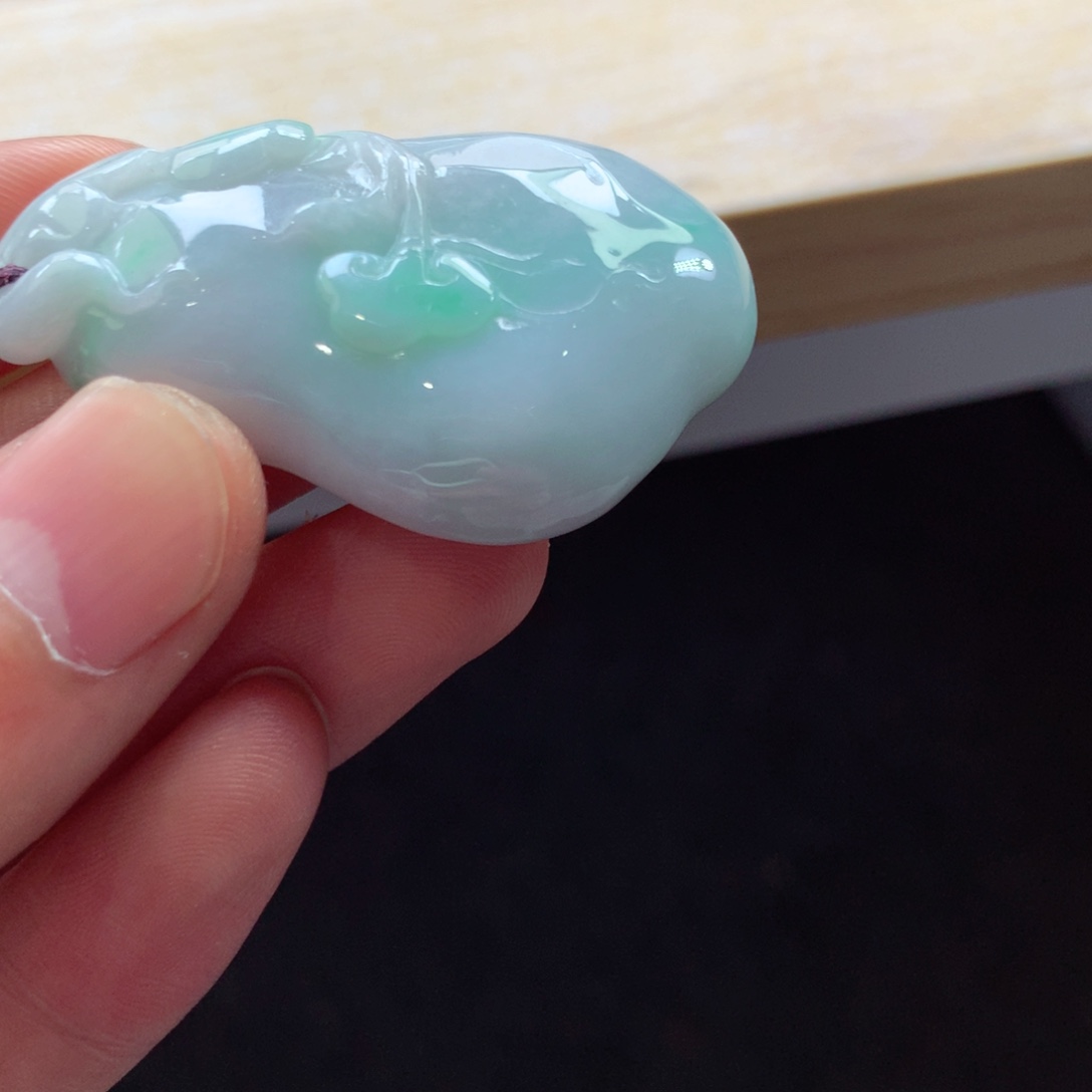 翡翠颈饰未镶嵌吊坠