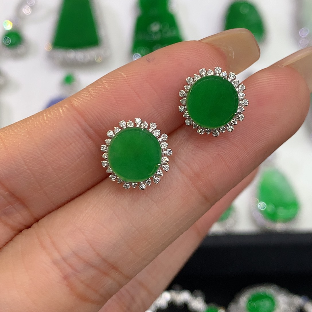 翡翠颈饰18K金镶嵌11111