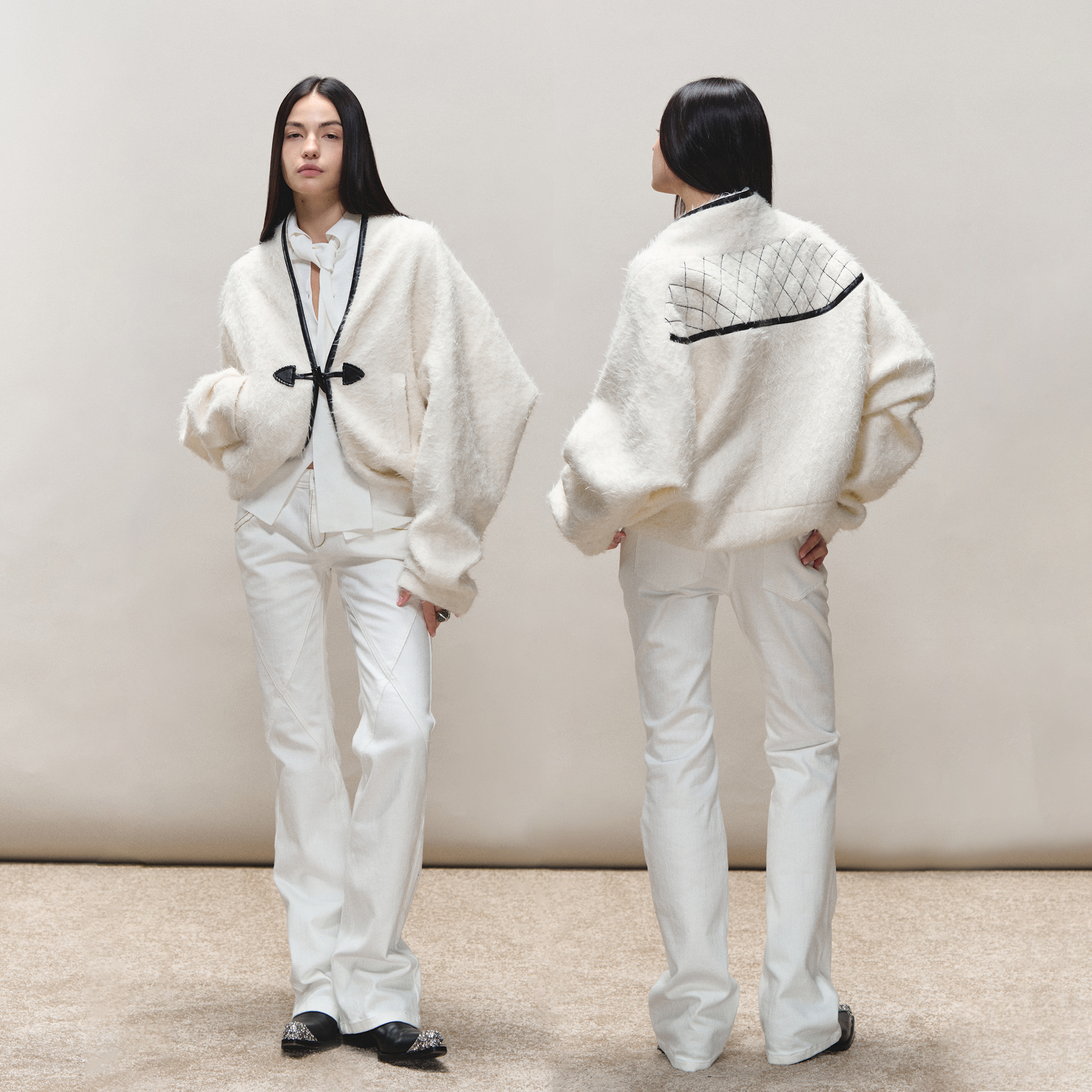 PRRP 牛角扣毛呢皮边落肩阔型菱格米粒绣重工白色毛呢外套