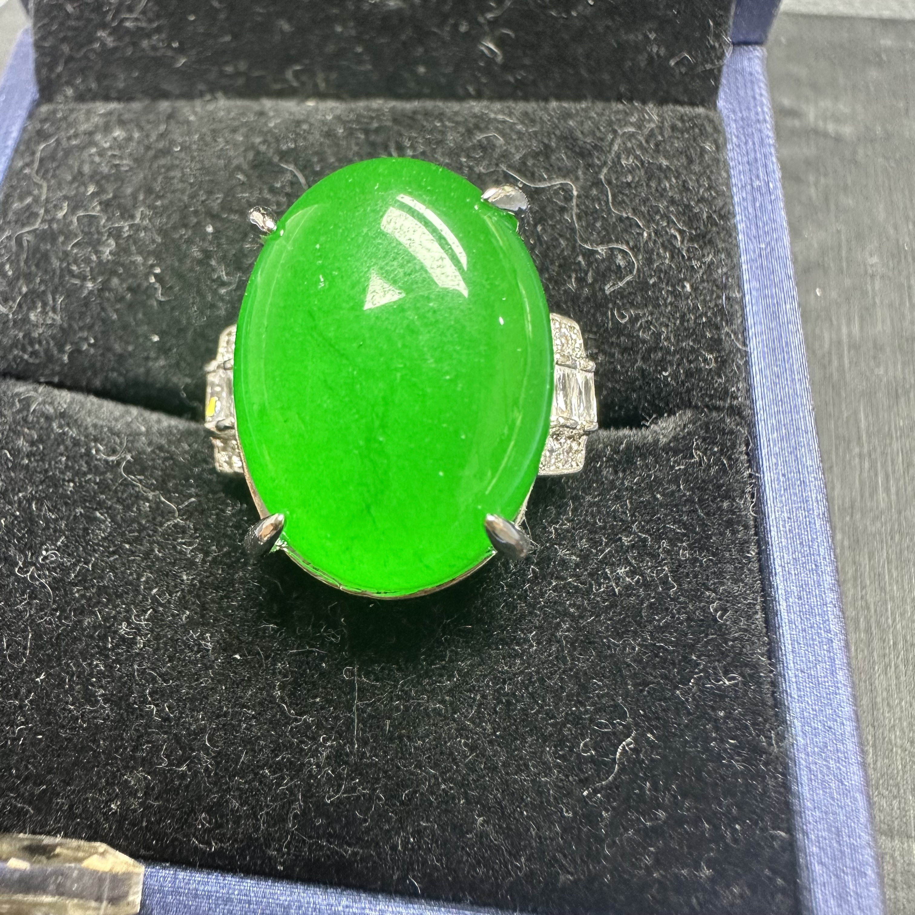 蛋面满绿戒指H220