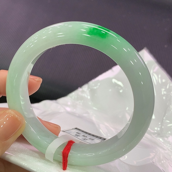 翡翠未镶嵌手镯正圈57