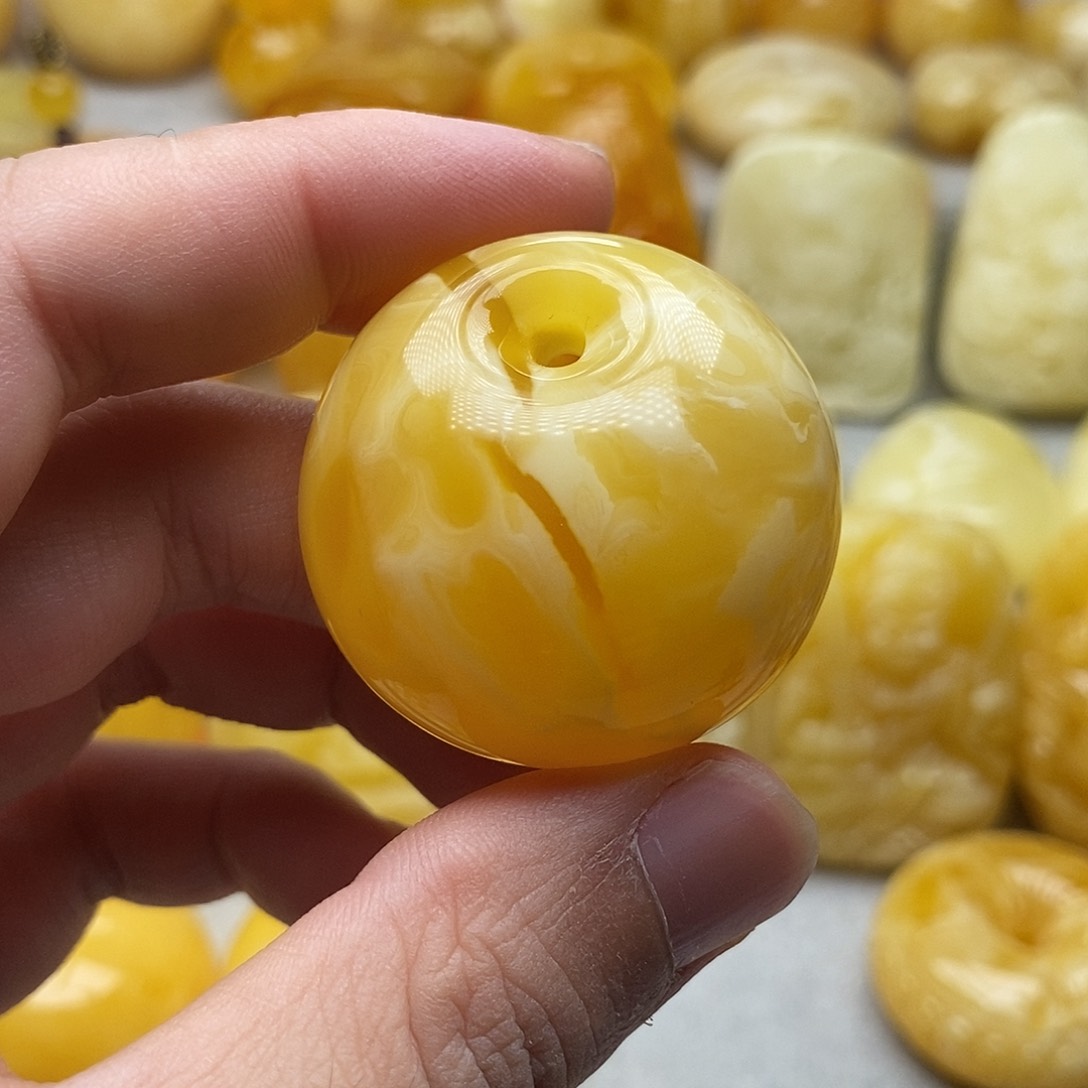 琥珀颈饰未镶嵌琥珀蜜蜡吊坠，