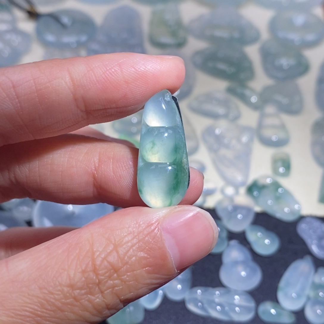 翡翠颈饰未镶嵌天然缅甸翡翠A货