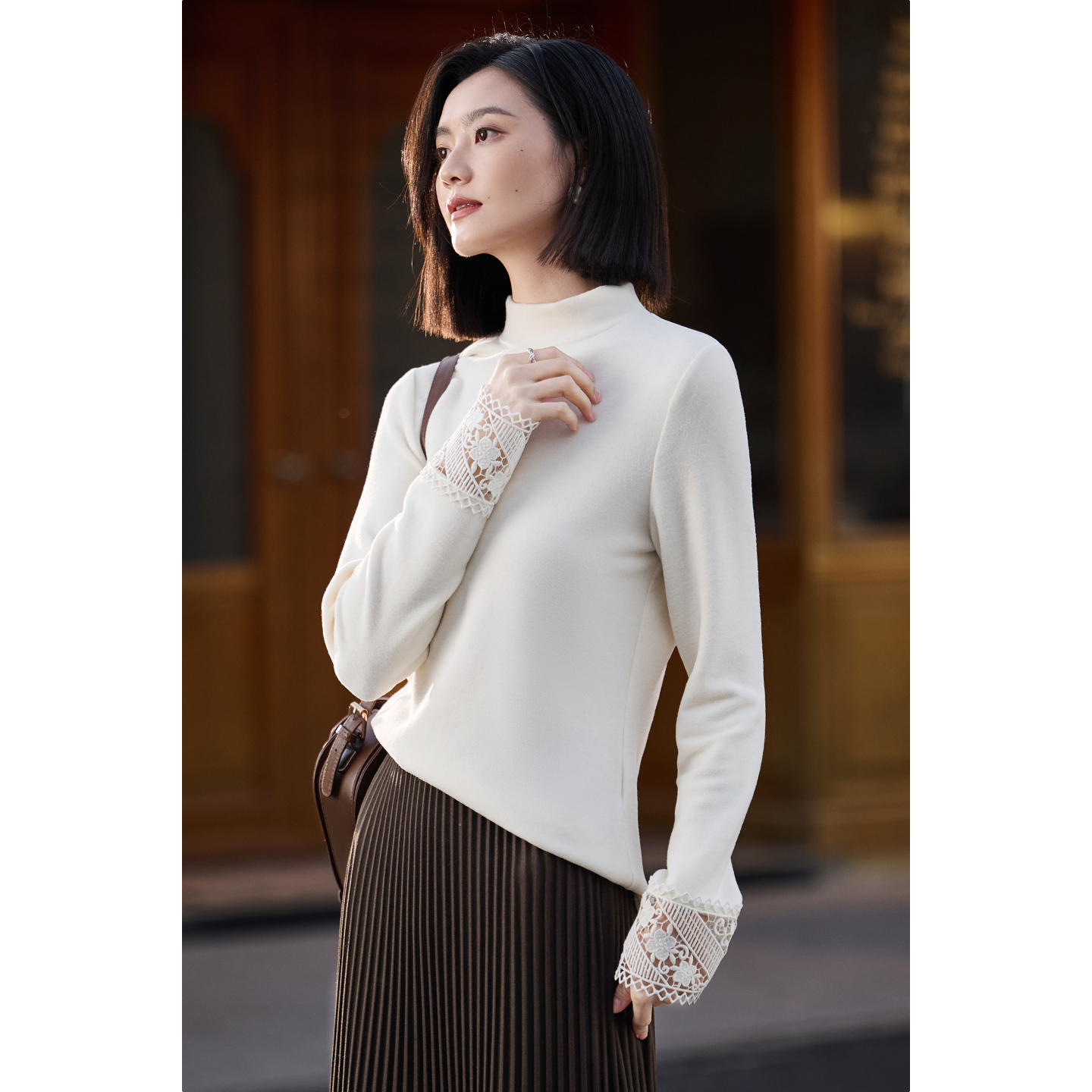 米思阳新款休闲半高领打底衫修身设计感拼接袖T恤女5M25DT5531