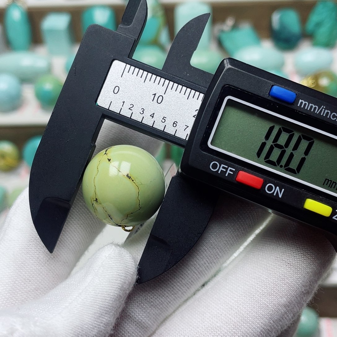 绿松石未镶嵌挂件